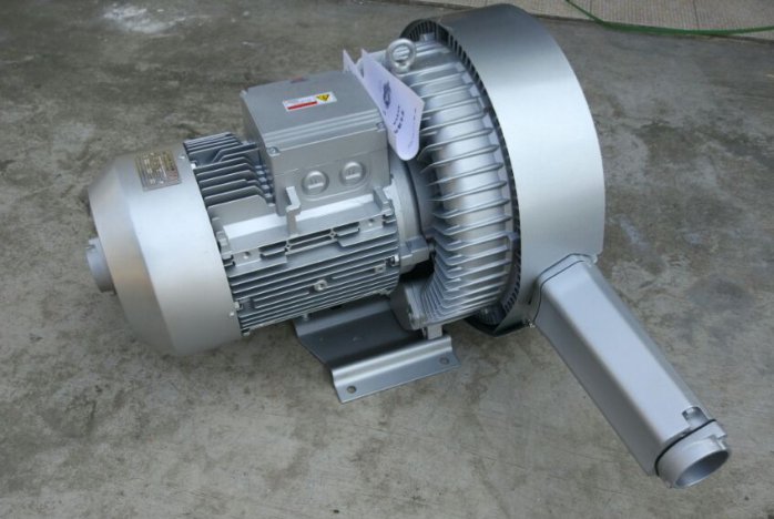 分析一下真空上料機(jī)用的羅茨風(fēng)機(jī)的優(yōu)缺點(diǎn)