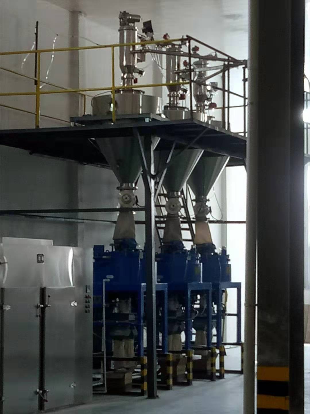 上料機(jī)廠家泓博緣幫選擇合適自己的上料系統(tǒng)